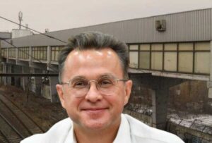 Спрут на «Буревіснику»: як директор-підозрюваний Плотніков пиляє держзавод на брухт і колекціонує Lamborghini.